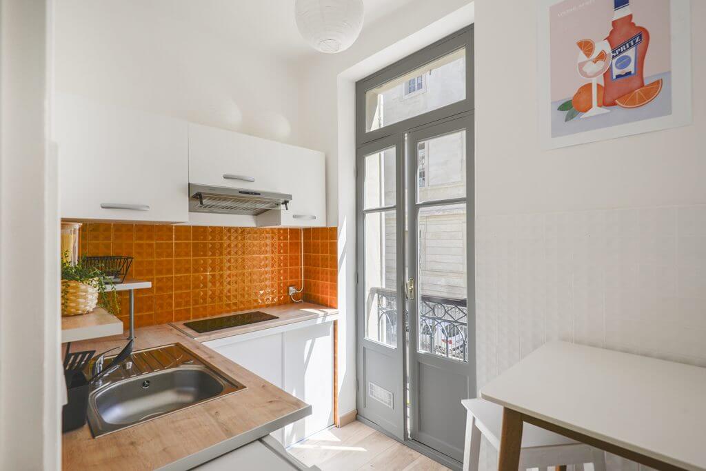 Cuisine vintage carreaux orange marseille